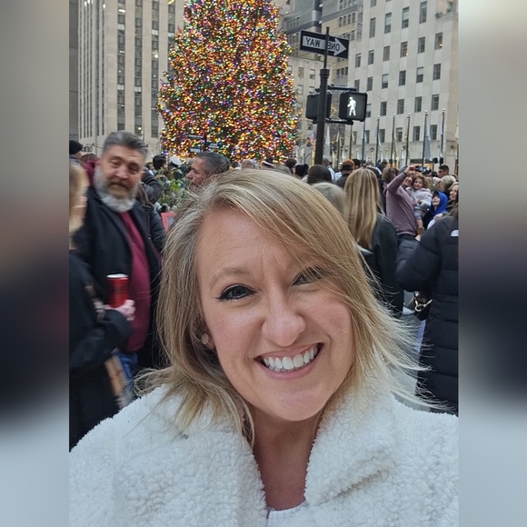 Meet your Posher, Kasey - Picture 1 of 1